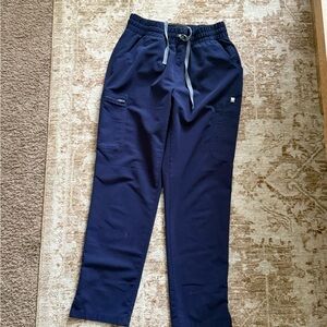 Figs Women's Scrub Pants in Navy